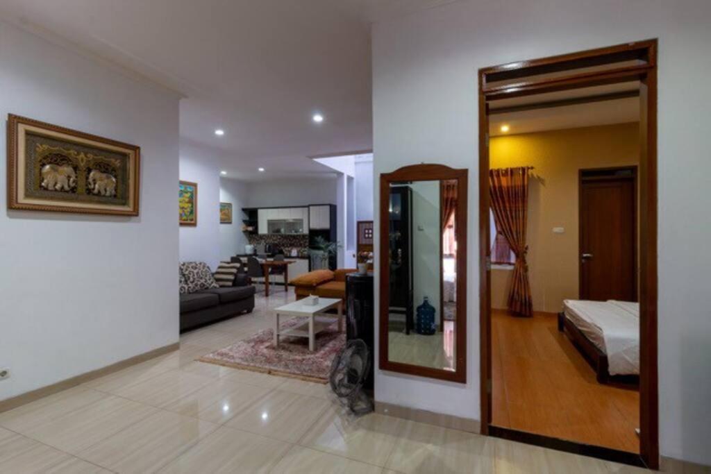 Spacious, White-Villa Belgareti @Kiara Condong 万隆 外观 照片