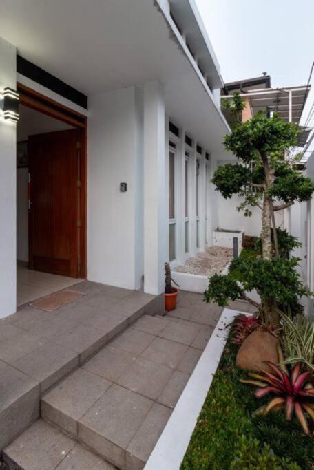 Spacious, White-Villa Belgareti @Kiara Condong 万隆 外观 照片