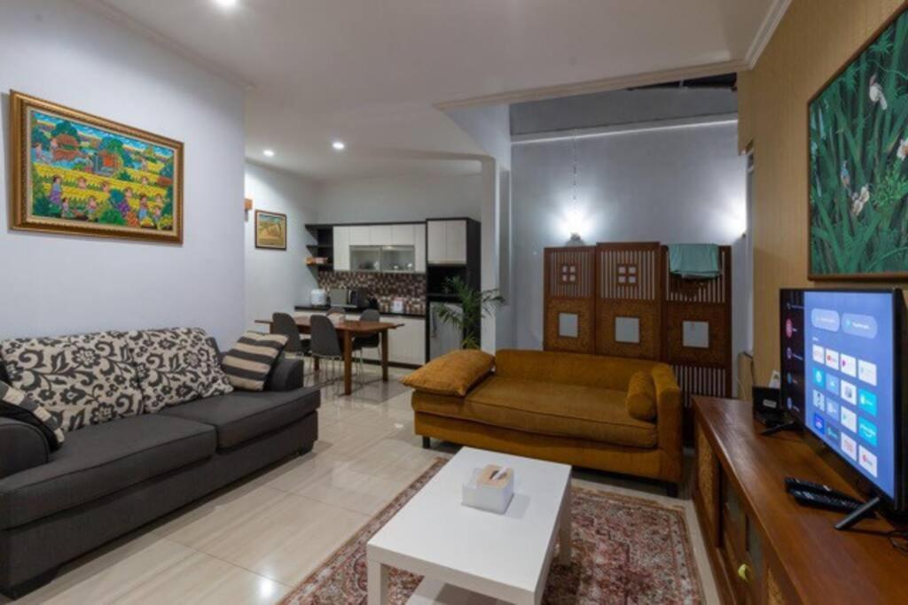Spacious, White-Villa Belgareti @Kiara Condong 万隆 外观 照片