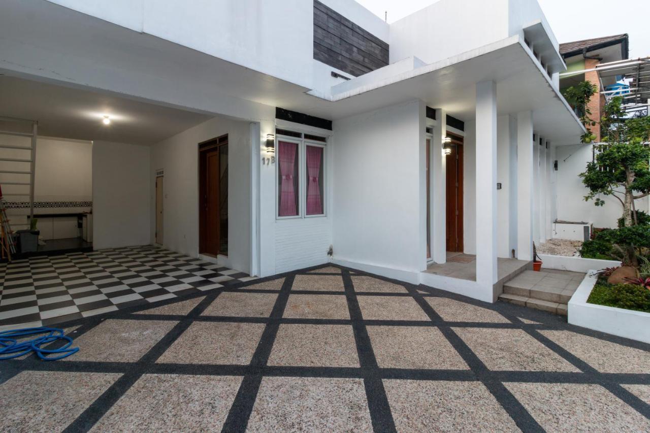 Spacious, White-Villa Belgareti @Kiara Condong 万隆 外观 照片