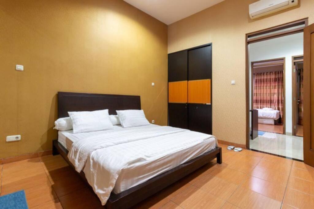 Spacious, White-Villa Belgareti @Kiara Condong 万隆 外观 照片