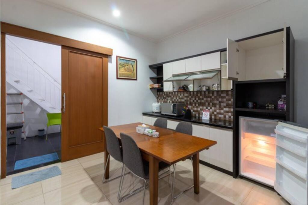 Spacious, White-Villa Belgareti @Kiara Condong 万隆 外观 照片