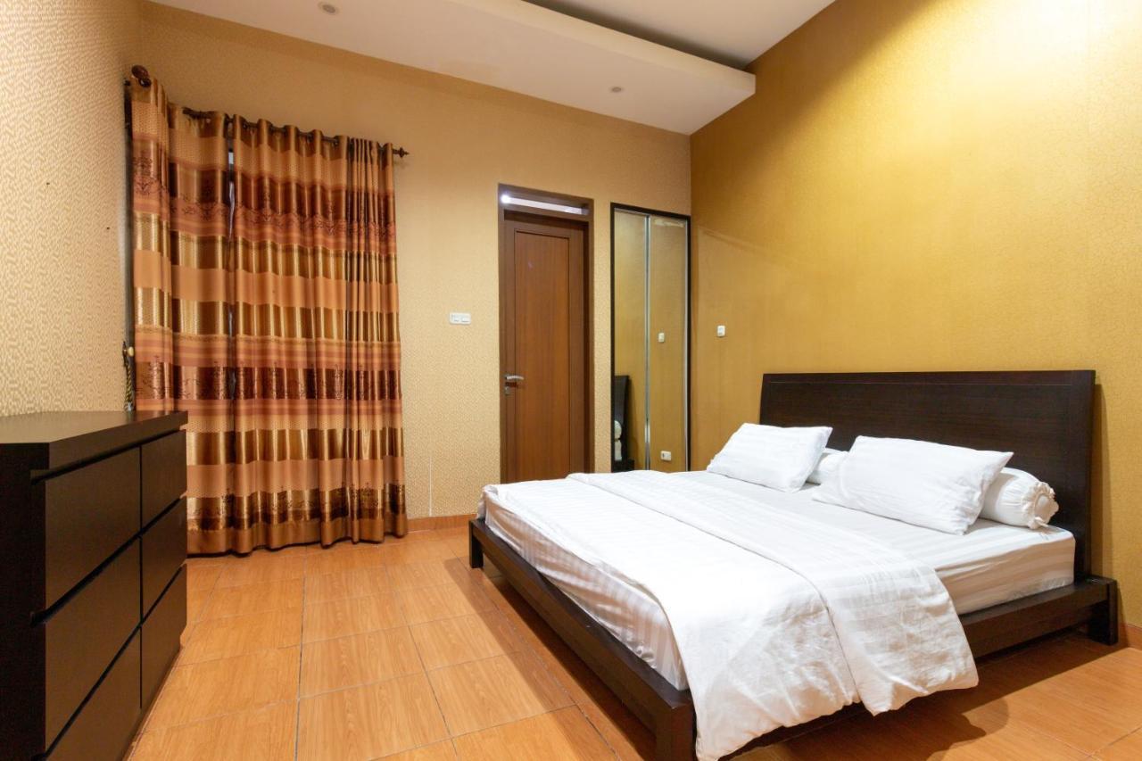 Spacious, White-Villa Belgareti @Kiara Condong 万隆 外观 照片